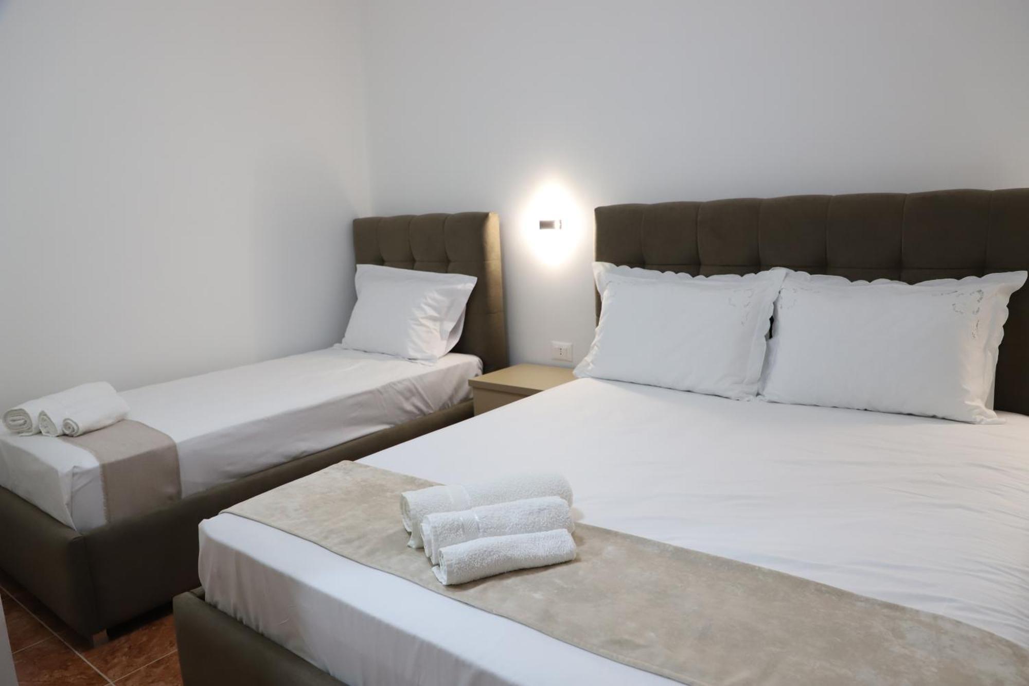 Guesthouse Kazazi Берат Екстериор снимка