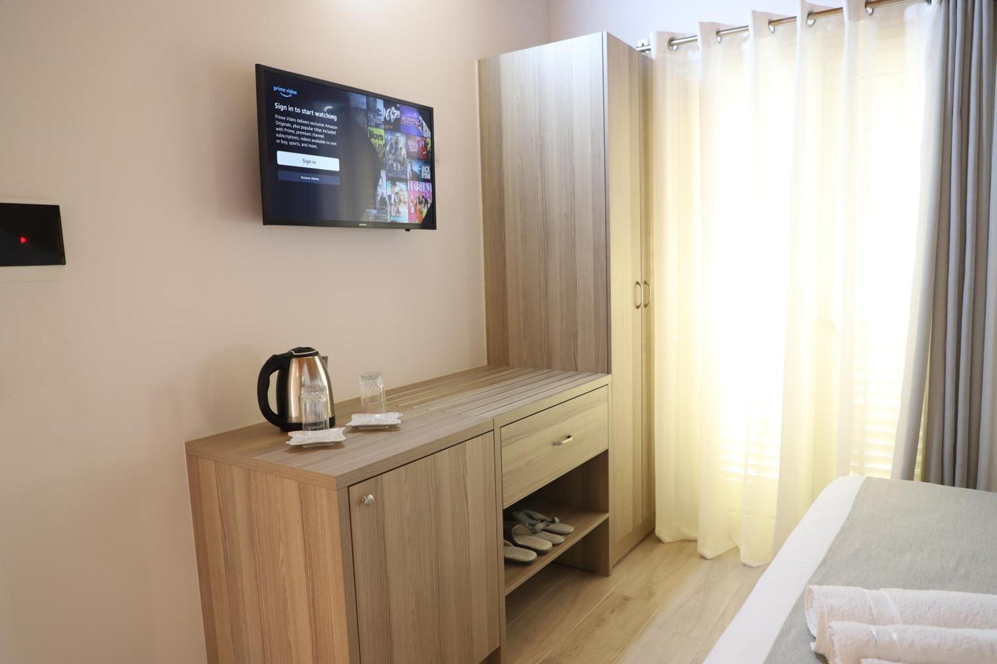Guesthouse Kazazi Берат Екстериор снимка