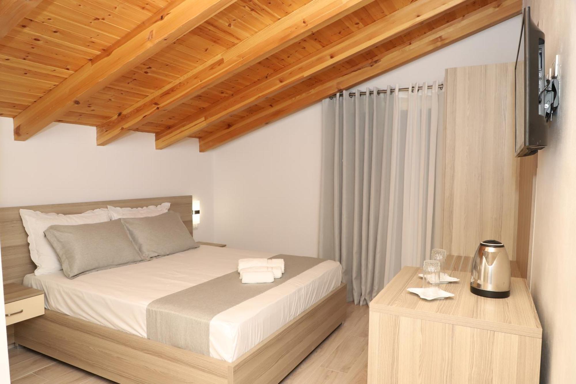 Guesthouse Kazazi Берат Екстериор снимка