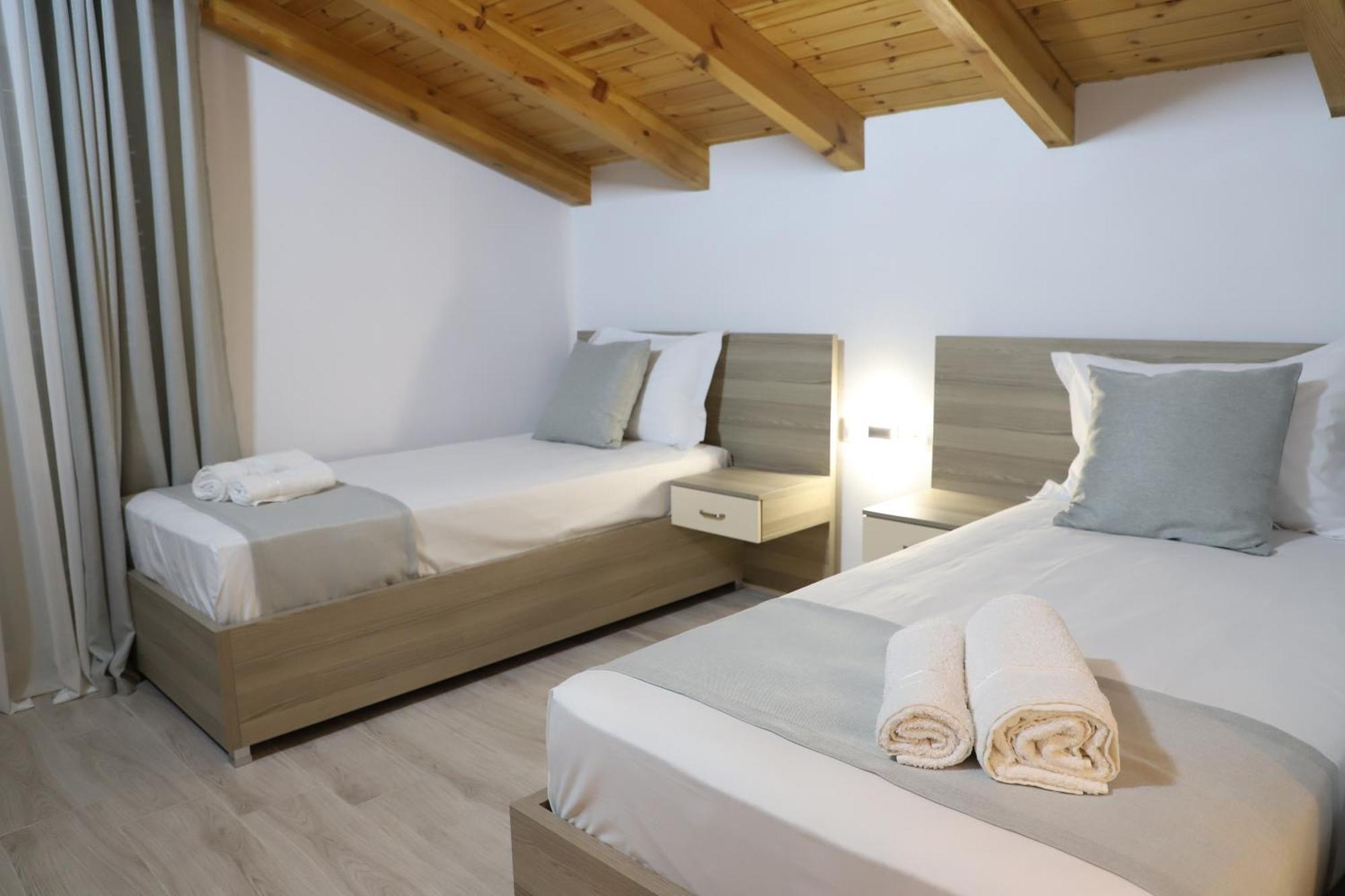 Guesthouse Kazazi Берат Екстериор снимка