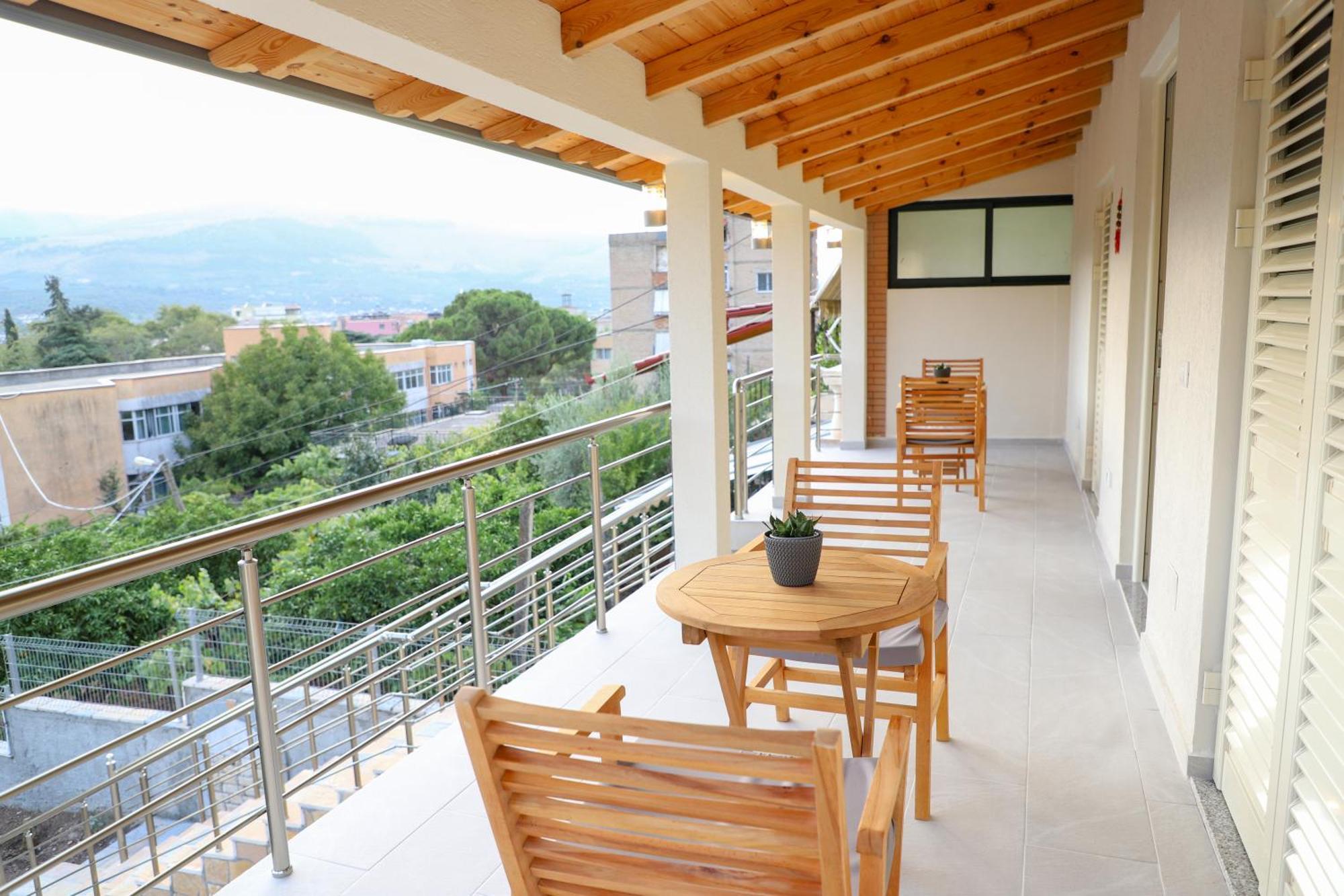 Guesthouse Kazazi Берат Екстериор снимка